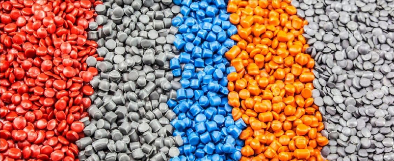 multi color recycled plastic pellets
